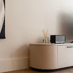 Aparthotel Ando Living - Santa Catarina House 4*