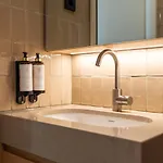 Aparthotel Ando Living - Santa Catarina House 4*